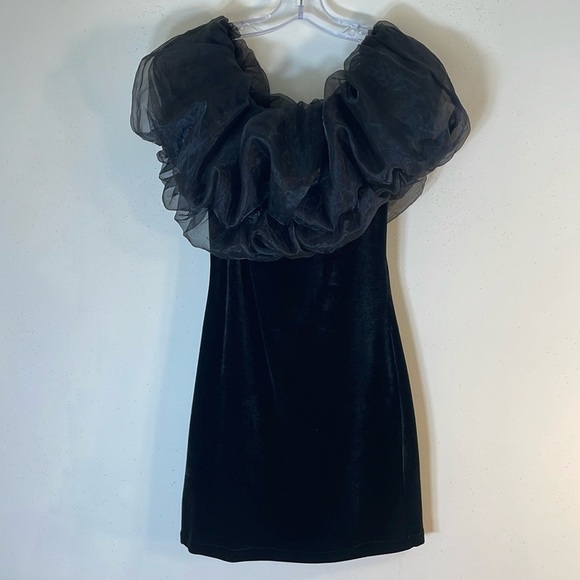 NWT. Blogger’s Favorite Zara Small Voluminous Organza Velvet Black Mini Dress. - Picture 13 of 16